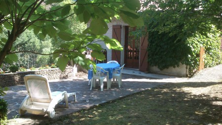 Jardin et vue de l'entrée